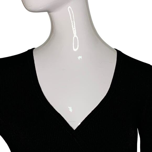 Forever 21 Crop Top Ribbed V-Neck Long Sleeve Black Faux Wrap Size M - Picture 2 of 8
